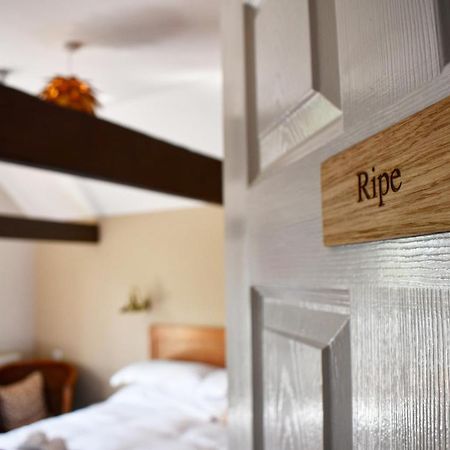 The Roebuck Inn Laughton  Экстерьер фото