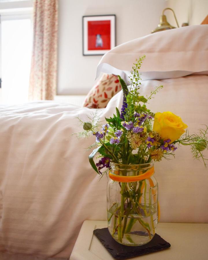 The Roebuck Inn Laughton  Экстерьер фото