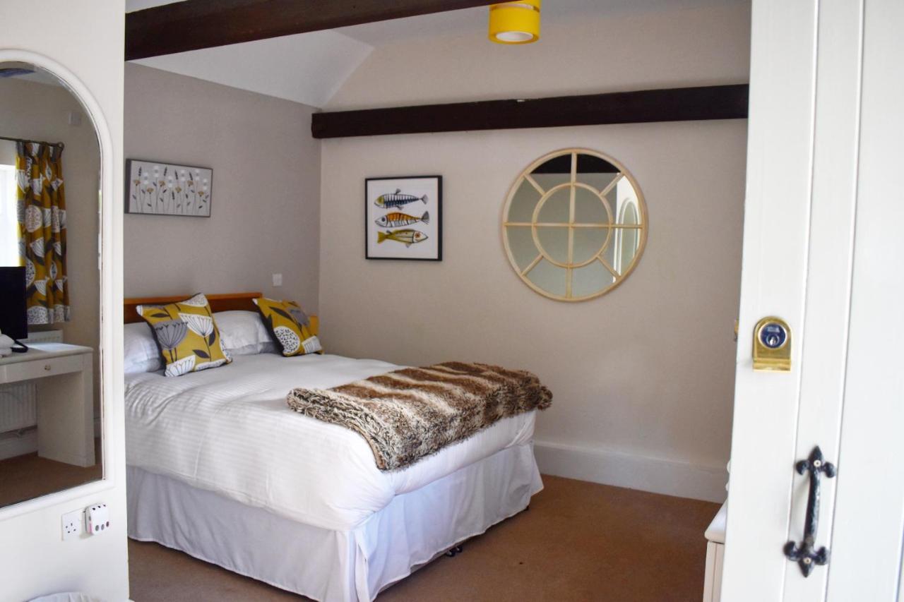 The Roebuck Inn Laughton  Экстерьер фото