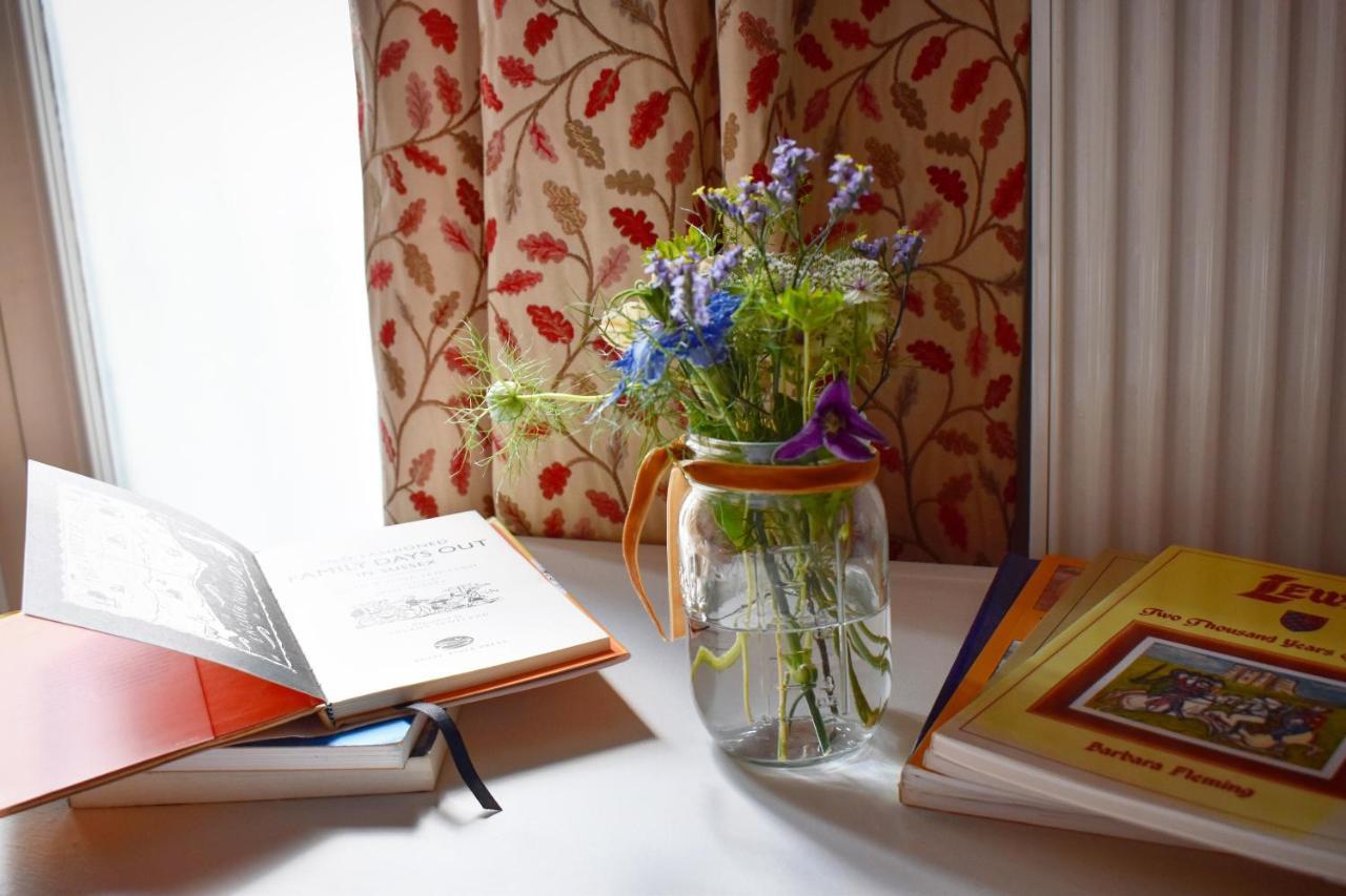 The Roebuck Inn Laughton  Экстерьер фото